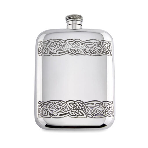 Карманная фляга English Pewter CEL178 с кельтской гравировкой. Вид спереди.