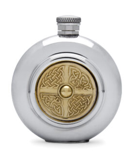 Круглая фляга English Pewter CEL442 с декоративной вставкой из латуни.