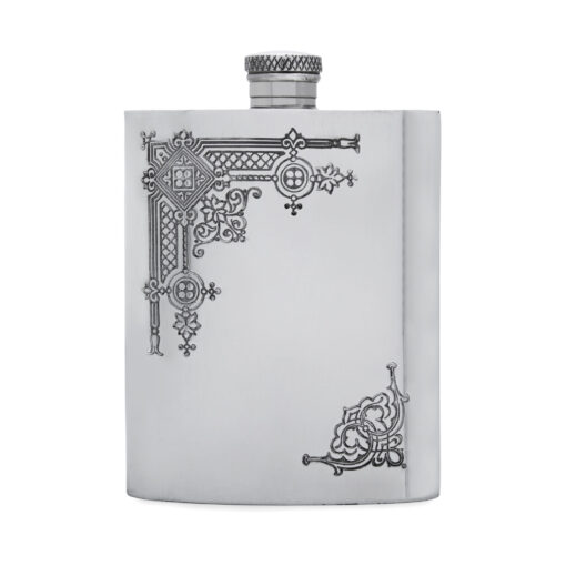 Карманная фляга English Pewter SF263 в готическом стиле. Вид спереди. Карманная фляга English Pewter SF263 в готическом стиле. Вид спереди.