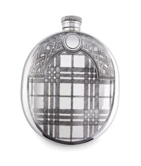 Карманная фляга English Pewter TSF620 для споррана. Вид спереди.