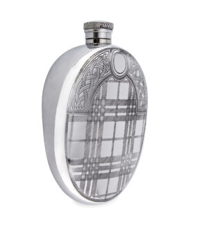 Карманная фляга English Pewter TSF620 для споррана. Вид сбоку.
